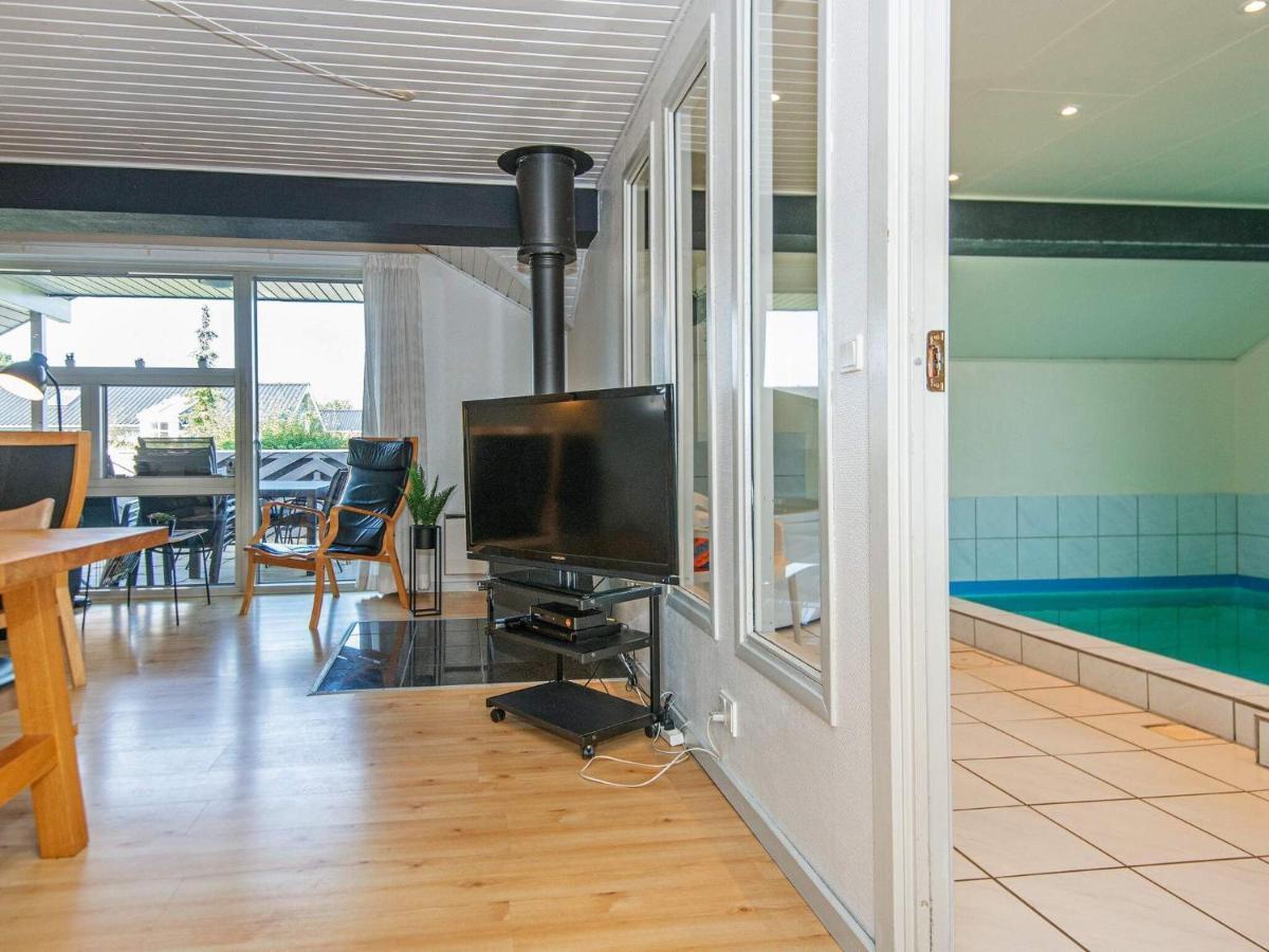 10 Person Holiday Home In Juelsminde Sonderby  Exterior photo